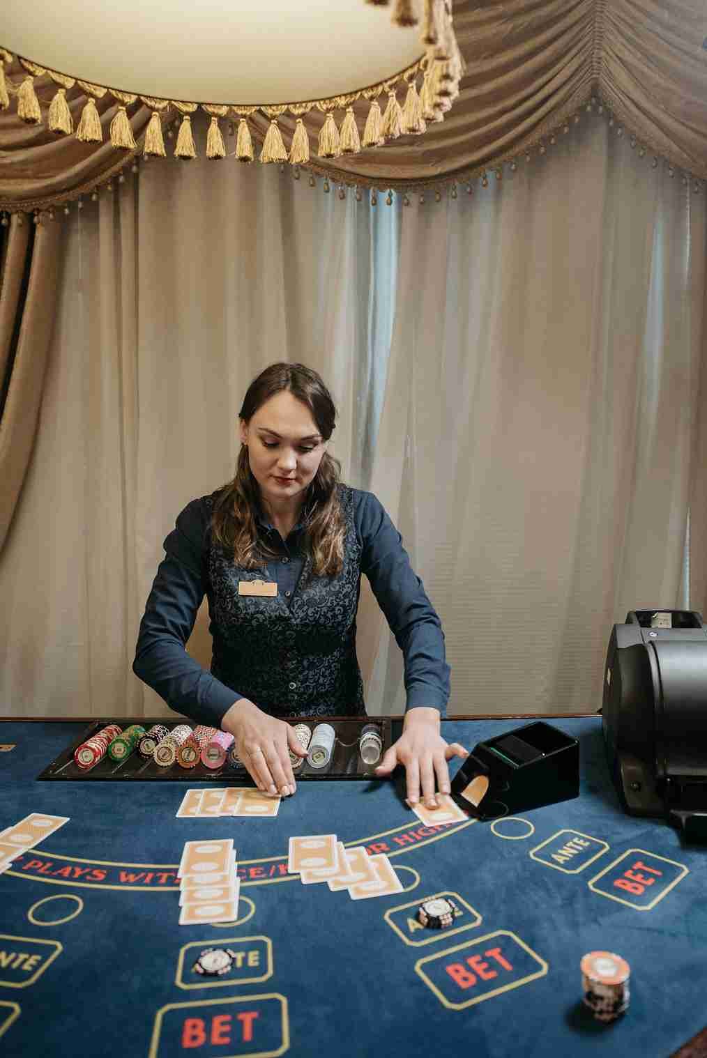 https://rollino-casinoie.com/
